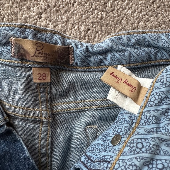 Paige Jimmy Jimmy Denim Shorts w Raw Hem & Medium Wash, Size 28 - Picture 3 of 3